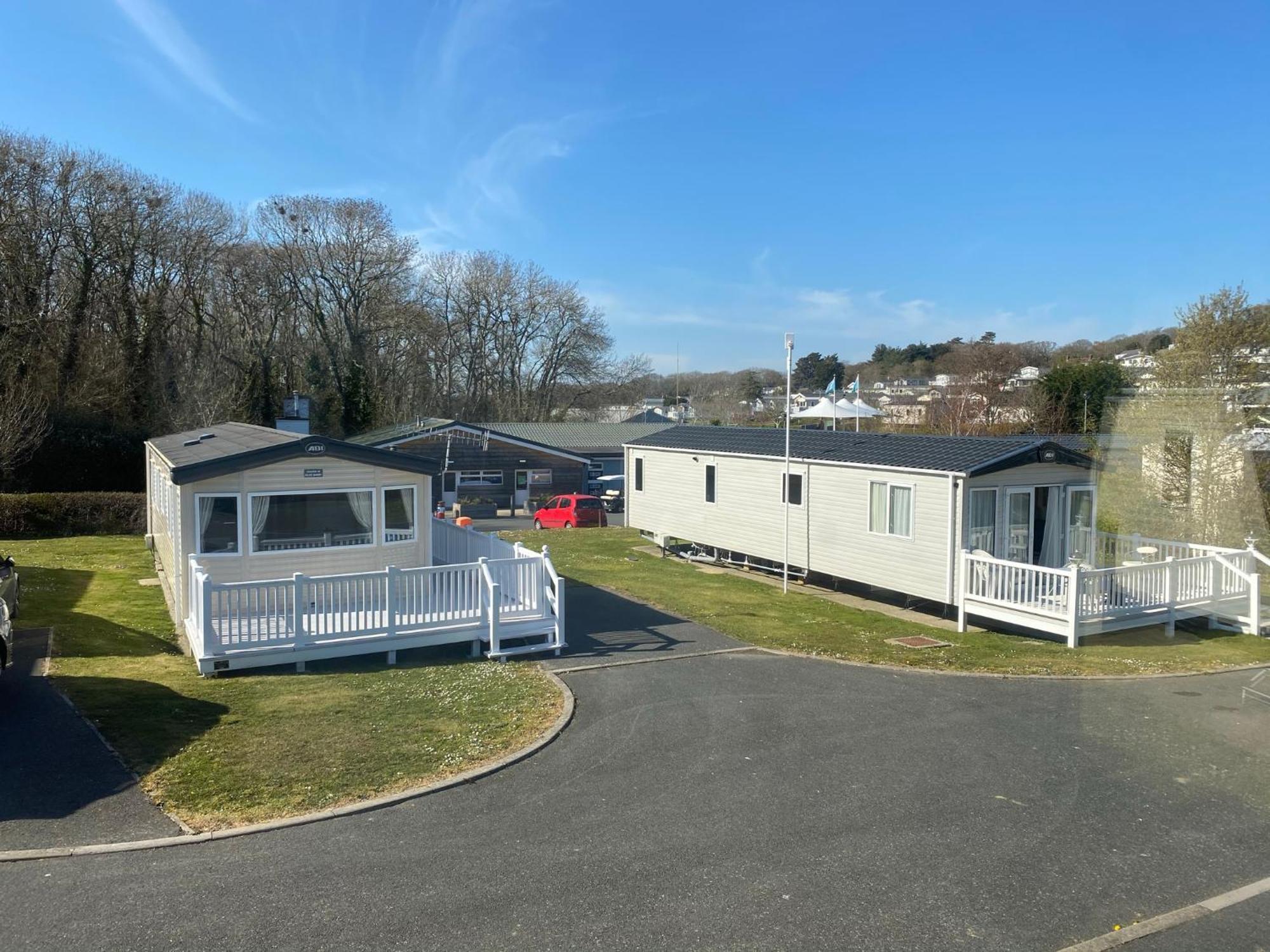 Whitecliff Bay Holiday Park - Most Popular Location Near Pools, Clubs And Beach 벰브리지 외부 사진